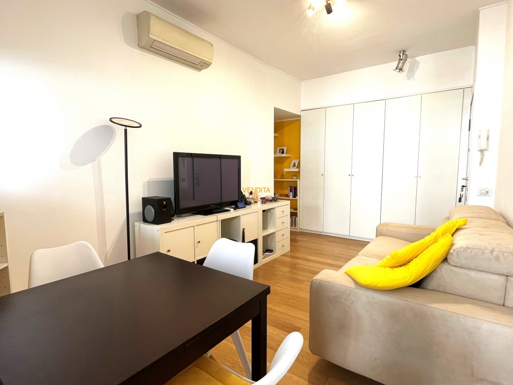 SALA (6)